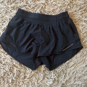 Navy Lululemon Hotty hot shorts || 2.5”